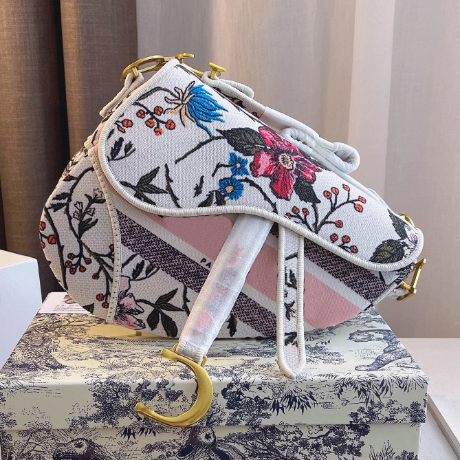2021 Designer Fashion High Quality Leather Shoulder Messenger Bag Versatile Classic Letter Print Saddle Bag Ladies Clutch Bagg Coin Card Holder Trend Must-Have, Do not buy
2021 Designer Fashion High Quality Leather Shoulder Messenger Bag Versatile Classic Letter Print Saddle Bag Ladies Clutch Bagg Coin Card Holder Trend Must-Have, Do not buy