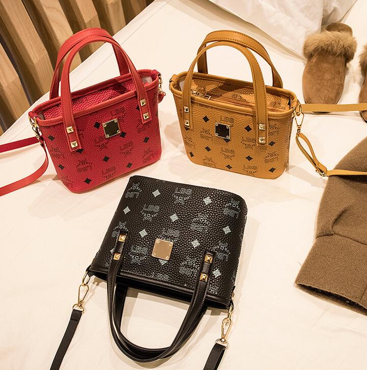 3colors Leather Desinger Kids Flower Print Chain Handbags Embossing circular Bucket Bags PU Messenger coin purse single shoulder Satchel bag, Red
3colors Leather Desinger Kids Flower Print Chain Handbags Embossing circular Bucket Bags PU Messenger coin purse single shoulder Satchel bag, Red