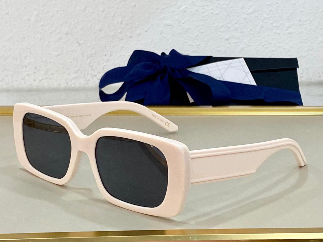 Men Sunglasses for women Latest selling fashion S3U sun glasses mens sunglass Gafas de sol top quality glass UV400 lens with box
Men Sunglasses for women Latest selling fashion S3U sun glasses mens sunglass Gafas de sol top quality glass UV400 lens with box