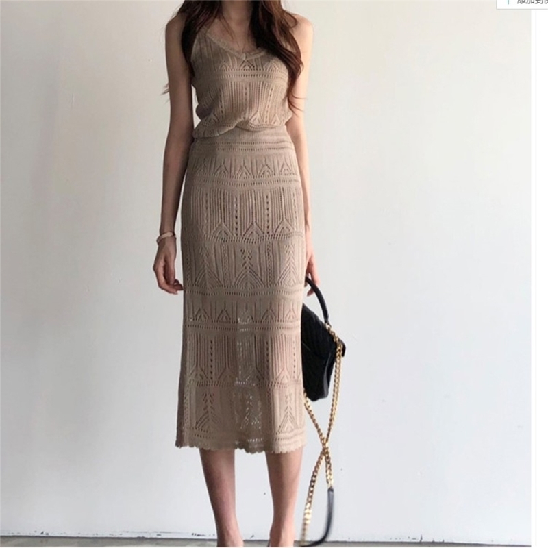 Summer High waist Skirt Knitted 2 piece set Women Sexy V-neck Sleeveless Hollow out Tops + Long Skirts Sweater Set 210519, Picture color
Summer High waist Skirt Knitted 2 piece set Women Sexy V-neck Sleeveless Hollow out Tops + Long Skirts Sweater Set 210519, Picture color