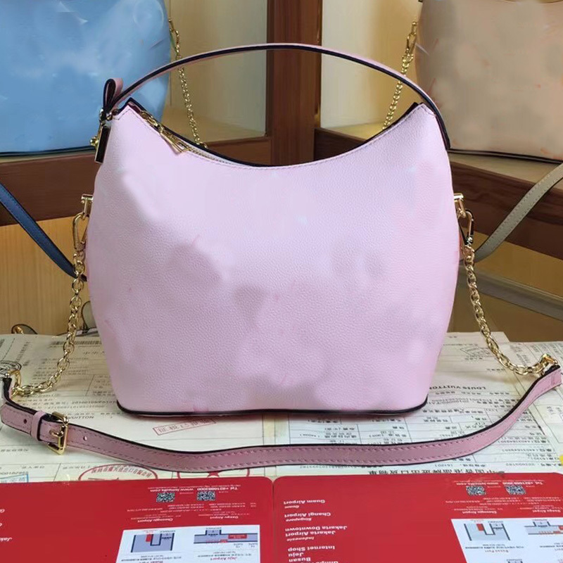 Handbag Women Luxurys Designers Bags 2021 Crossbody Bag Top Quality Cow Leather Zipper Wallets Lady Fashion Purse High Capacity, No bags;make up the difference
Handbag Women Luxurys Designers Bags 2021 Crossbody Bag Top Quality Cow Leather Zipper Wallets Lady Fashion Purse High Capacity, No bags;make up the difference