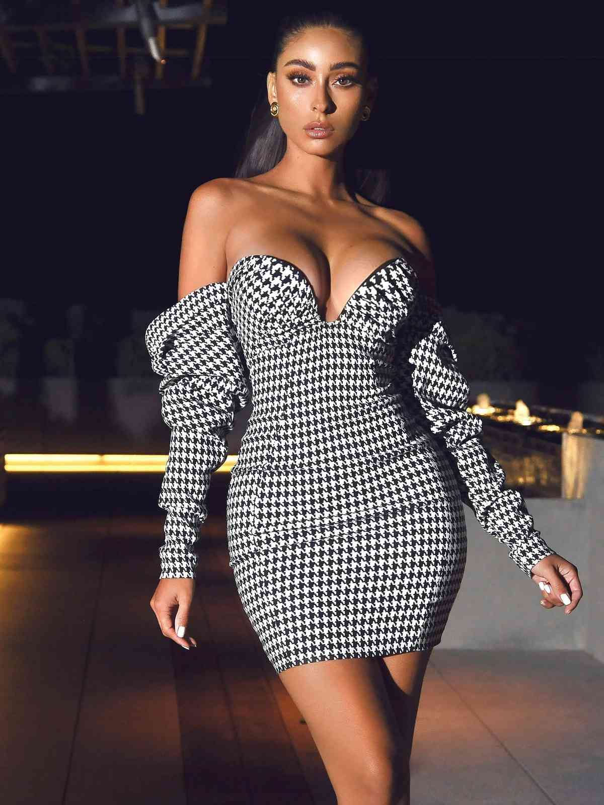 High Quality Winter Women Fashion Off Shoulder Plaid Long Sleeve Mini Dress Sexy Black Club Celebrity Evening V Neck Party Dres 210414
High Quality Winter Women Fashion Off Shoulder Plaid Long Sleeve Mini Dress Sexy Black Club Celebrity Evening V Neck Party Dres 210414
