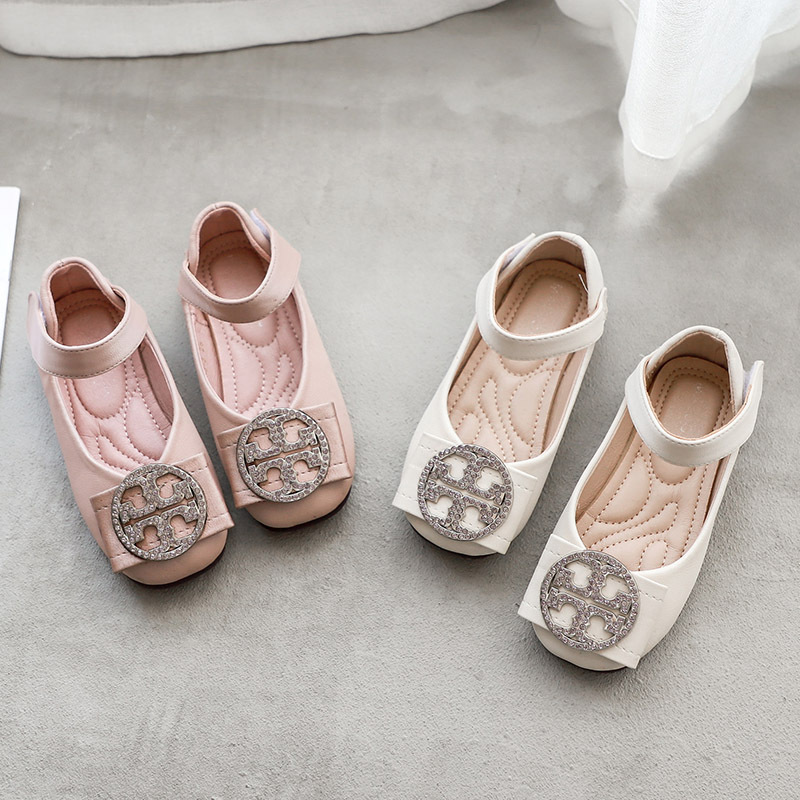 Girl princess shoes 2021 new little girl olig shoes wild small daisy dance shoes, Black;red
Girl princess shoes 2021 new little girl olig shoes wild small daisy dance shoes, Black;red