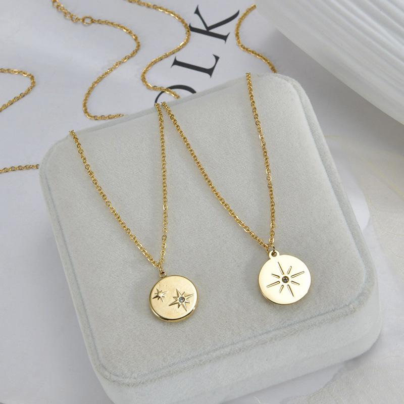 Pendant Necklaces Fashion Design French Style Retro Light Luxury Eye Round Face Street Versatile Diamond Set Clavicle Chain
Pendant Necklaces Fashion Design French Style Retro Light Luxury Eye Round Face Street Versatile Diamond Set Clavicle Chain