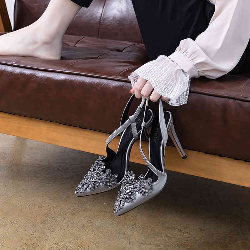 Sandals 2021 spring pointed shallow mouth stiletto sandals banquet dress shoes large size small female wedding E4L5, Gray
Sandals 2021 spring pointed shallow mouth stiletto sandals banquet dress shoes large size small female wedding E4L5, Gray