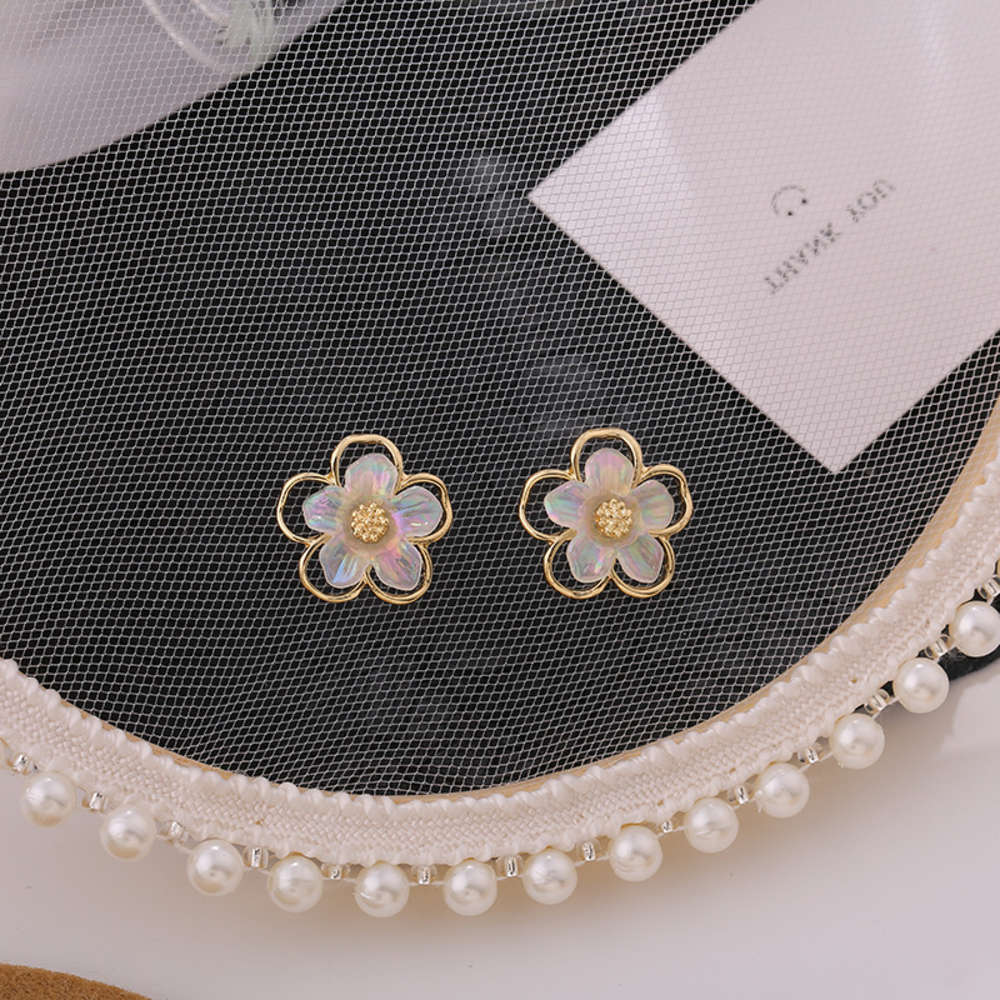earrings 925 silver needle Korean temperament simple female small hollow shell flower earrings personalized net red Earrings c114, Golden
earrings 925 silver needle Korean temperament simple female small hollow shell flower earrings personalized net red Earrings c114, Golden