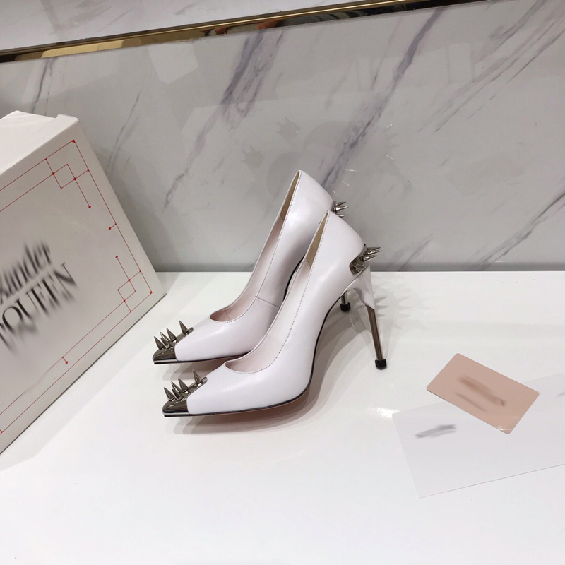 2021 Good Quality Fashion Women Luxurys Designers Shoes Designer Sandals Womens Luxury High Heels Sandal Dress Shoess With Box Size 35-41 -H565, White
2021 Good Quality Fashion Women Luxurys Designers Shoes Designer Sandals Womens Luxury High Heels Sandal Dress Shoess With Box Size 35-41 -H565, White
