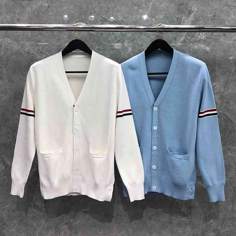 Direct sale TB sweater classic versatile knitted men's and women's lovers' fashion cardigan jacket, White
Direct sale TB sweater classic versatile knitted men's and women's lovers' fashion cardigan jacket, White