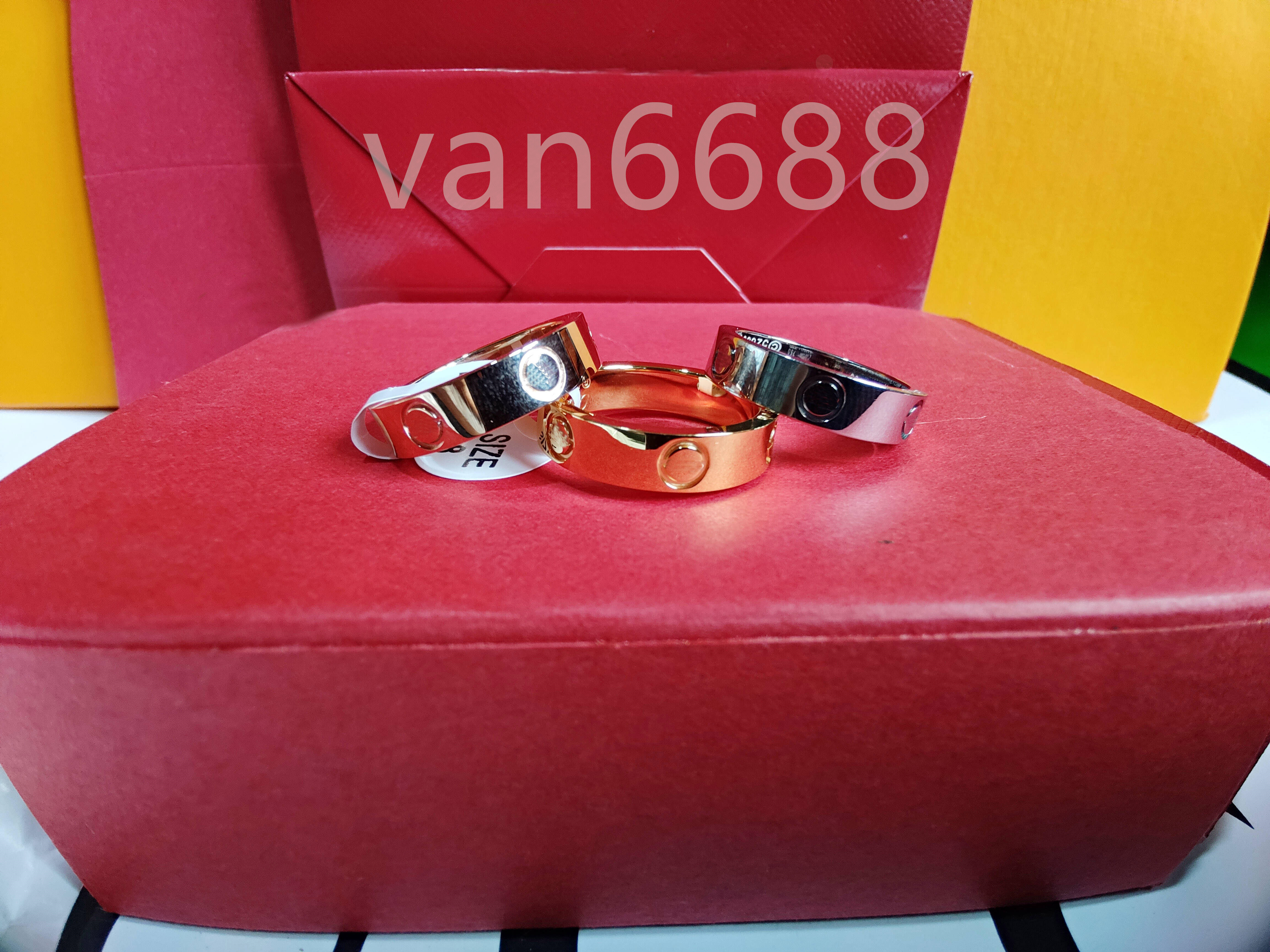Ladies Love rings Pendant Necklaces Screw Bracelet Van Party Wedding Couple Gift Love Bracelet Fashion Luxury Cleef Designer carti Bracelet 26, Silver
Ladies Love rings Pendant Necklaces Screw Bracelet Van Party Wedding Couple Gift Love Bracelet Fashion Luxury Cleef Designer carti Bracelet 26, Silver