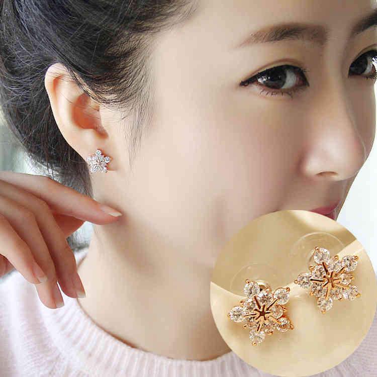 Charms Ear Stud Clip Rings Korean Crystal Snowflake Women's Fashion Temperament Female Shiny Pentagram Zircon Are Fashionable and Versatile