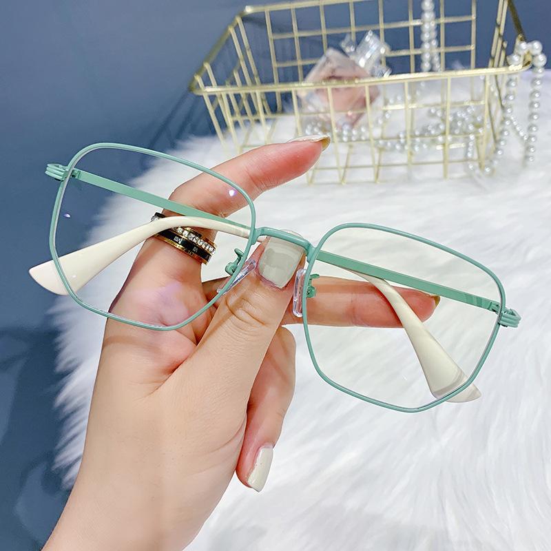 Sunglasses 2021 Fashion Transparent Square Plain Glasses PC Glass Spectacles Vintage Eyeglass Frame Decorative Glasse
Sunglasses 2021 Fashion Transparent Square Plain Glasses PC Glass Spectacles Vintage Eyeglass Frame Decorative Glasse