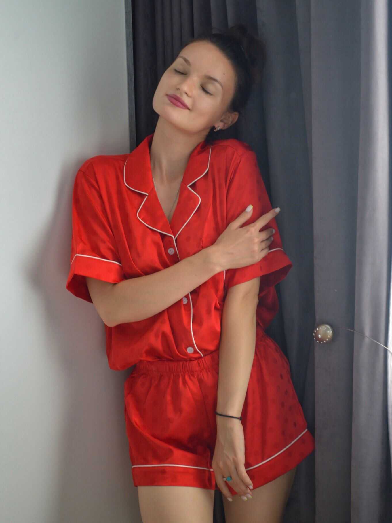 ICCLEK Spring And Summer Silk Satin Pajamas Female Shorts Female Short sleeved Sexy Home Clothes Comfortable Polka Dot Pajamas 211007