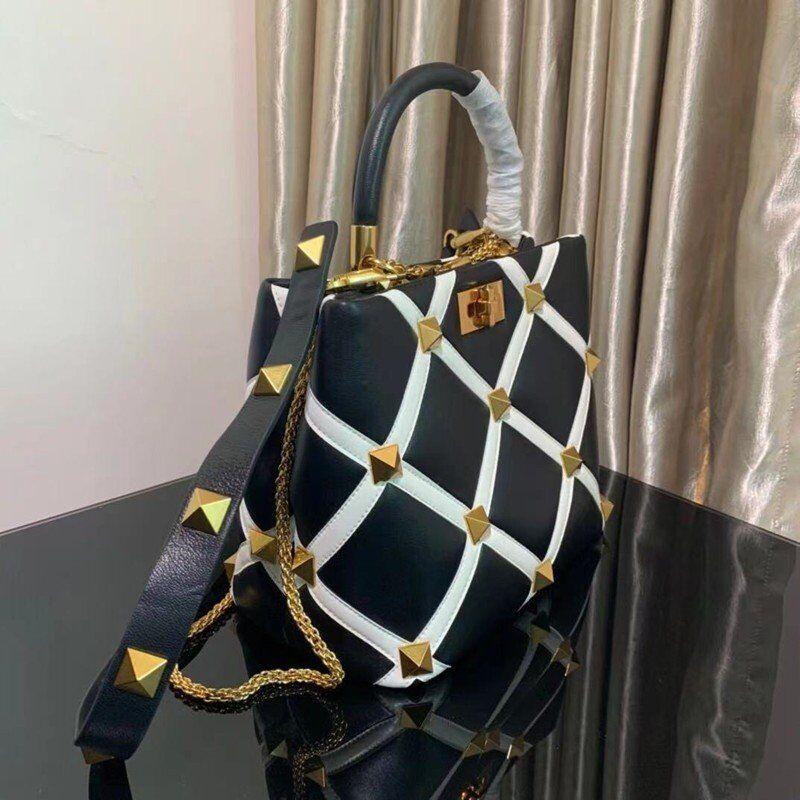 2021 Newest With box Hangbag for Women Designers Bags Designer Crossbody Bag Handbags Diamond Lattice big rivet, Black
2021 Newest With box Hangbag for Women Designers Bags Designer Crossbody Bag Handbags Diamond Lattice big rivet, Black