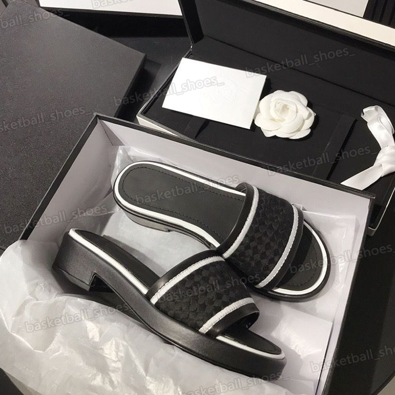Women Summer Fashion 2021 Womens Classic Slippers Cowhide Pattern Velcro Hook Loop Sandals Top Quality Lady Flat Slipper Casual Stylish Beach Sandale, Black
Women Summer Fashion 2021 Womens Classic Slippers Cowhide Pattern Velcro Hook Loop Sandals Top Quality Lady Flat Slipper Casual Stylish Beach Sandale, Black