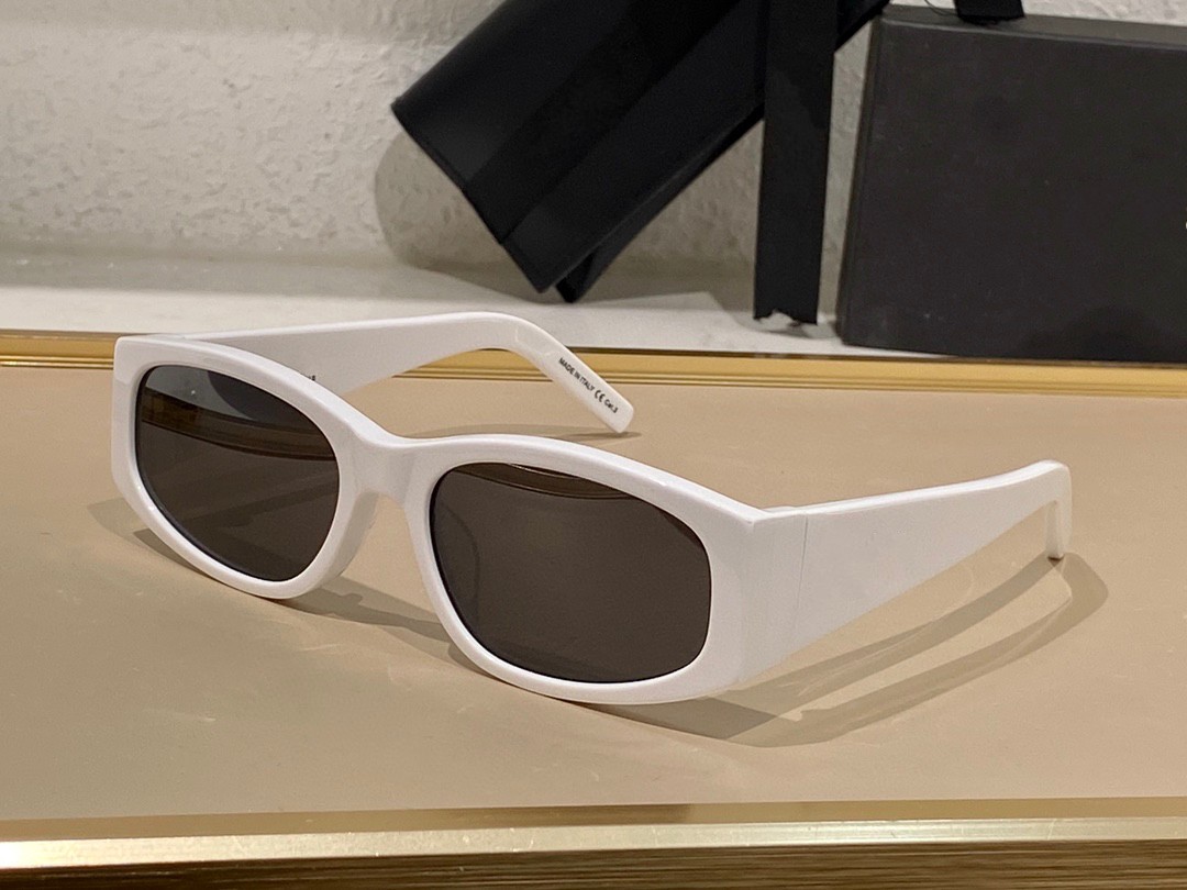 Men Sunglasses for women Latest selling fashion 329 sun glasses mens sunglass Gafas de sol top quality glass UV400 lens with box, White;black
Men Sunglasses for women Latest selling fashion 329 sun glasses mens sunglass Gafas de sol top quality glass UV400 lens with box, White;black