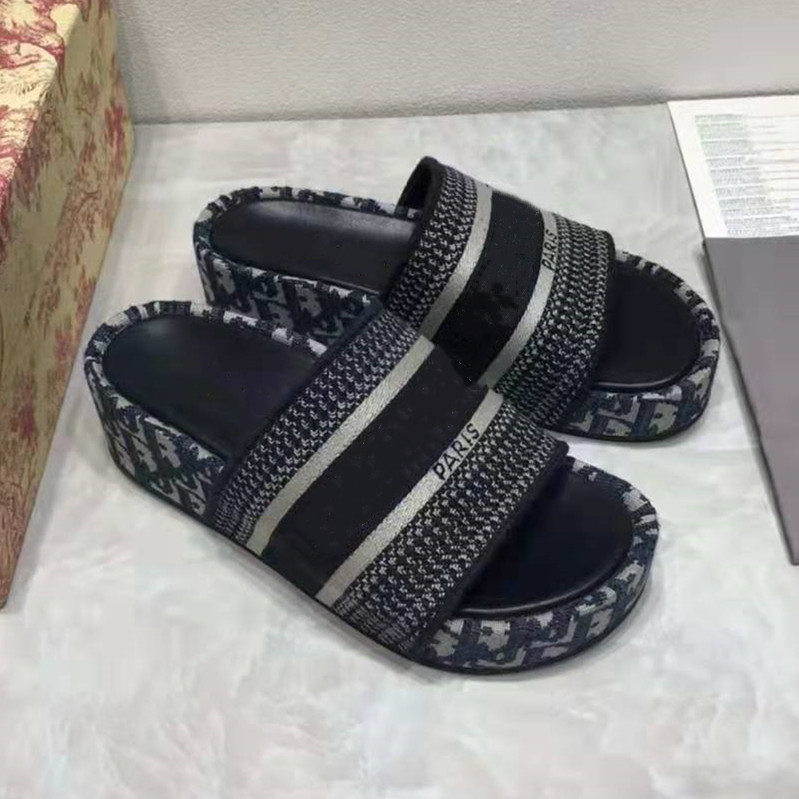 Women Cotton Slipper Platform Heeled Designer Lady Wide Strap Letter Embroidered Star Rubble Sole Slide Sandal, Slipper dustbag
Women Cotton Slipper Platform Heeled Designer Lady Wide Strap Letter Embroidered Star Rubble Sole Slide Sandal, Slipper dustbag