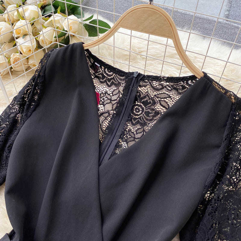 Women Black Jumpsuit Spring Fashion Hollow Out Lace Splicing Rompers V-neck Full Sleeve Wide Leg Clothes Overalls 210603