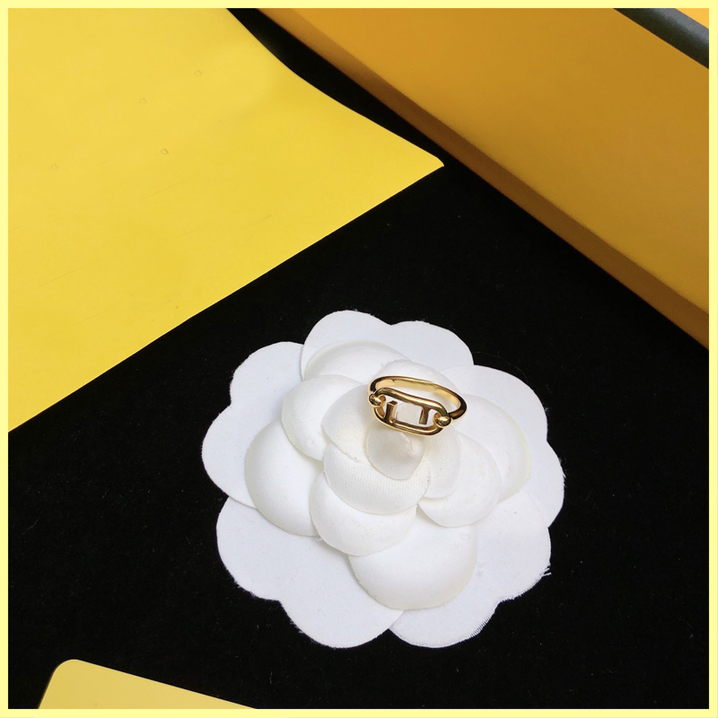 Luxurys Designers Ring With Box Jewelry Designer Men Rings Engagements For Women Love F Ring Letters Brands Gold Ring 22011901R
Luxurys Designers Ring With Box Jewelry Designer Men Rings Engagements For Women Love F Ring Letters Brands Gold Ring 22011901R