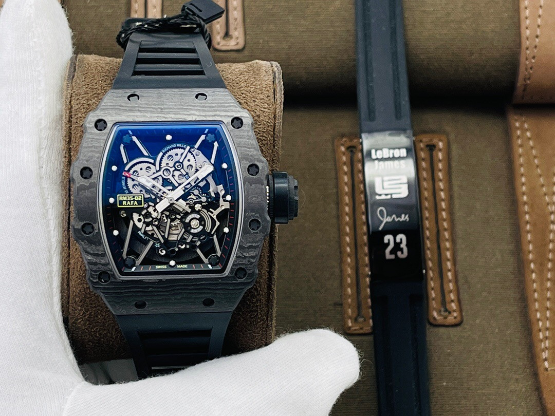 2021 watch RM35-02 with NH05 movement mechanical sapphire glass mirror NTPT carbon fiber case titanium buckle waterproof function, As shown 
2021 watch RM35-02 with NH05 movement mechanical sapphire glass mirror NTPT carbon fiber case titanium buckle waterproof function, As shown