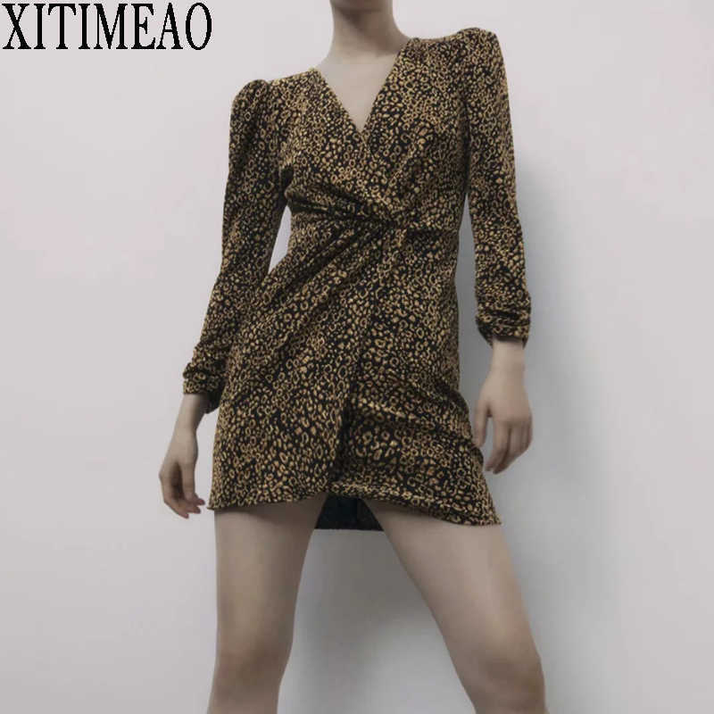 ZA Women Spring Sexy Deep V-Neck Long Sleeve Retro Printing Slim Dress Female Chic Mini Dresses XITIMEAO 210602, As picture
ZA Women Spring Sexy Deep V-Neck Long Sleeve Retro Printing Slim Dress Female Chic Mini Dresses XITIMEAO 210602, As picture