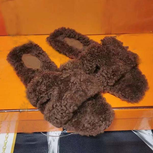 Ladies woolen Sheepskin Winter slipper fur one piece lamb wool warm and comfortable wear resistant rubber flat slippers 35-41 With box