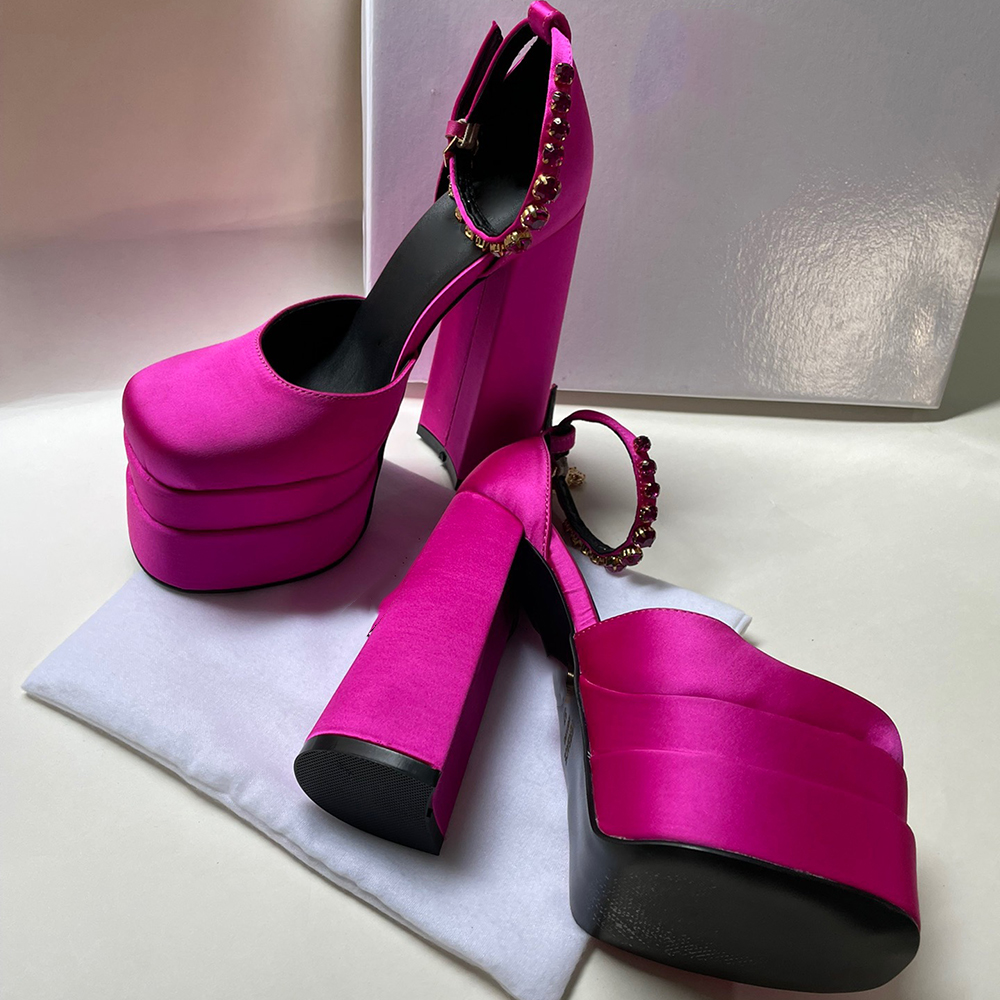 Luxury Sandals Waterproof Platform High Heel Personalized Satiin Catwalk Design Thick Heel 15cm And Double Ankle Strap Decorated Rhinestones With Box, Black
Luxury Sandals Waterproof Platform High Heel Personalized Satiin Catwalk Design Thick Heel 15cm And Double Ankle Strap Decorated Rhinestones With Box, Black