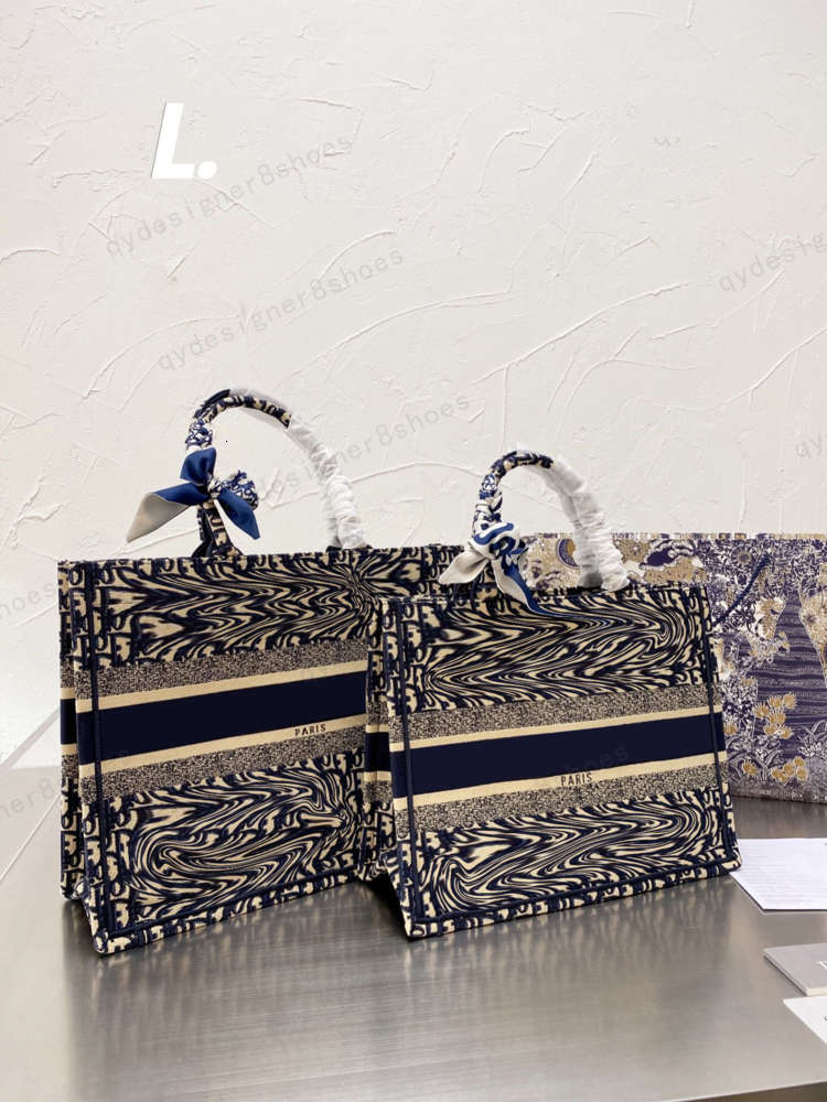 D Large leather bags for ladies handbags embroidery women bags leisure large-capacity shopping bags, For transportation
D Large leather bags for ladies handbags embroidery women bags leisure large-capacity shopping bags, For transportation
