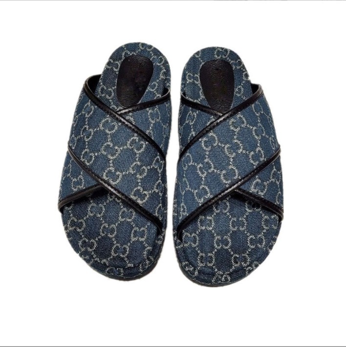 Beach slippers fashion Thick bottom designer Women Shoes lady Platform Sandals Leather Heels letter High heel Slides Large size 35 - 44, 02
Beach slippers fashion Thick bottom designer Women Shoes lady Platform Sandals Leather Heels letter High heel Slides Large size 35 - 44, 02