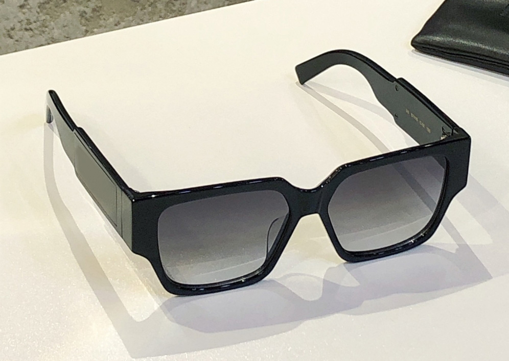 SUR Sunglasses Black Classic Frame Gray Shaded Men Fashion Sunglasses UV Protection Eyewear with box, White;black
SUR Sunglasses Black Classic Frame Gray Shaded Men Fashion Sunglasses UV Protection Eyewear with box, White;black