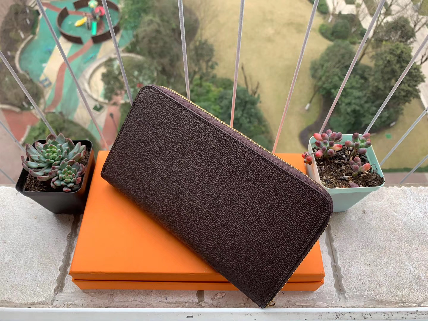 M60002 Luxury Designer Organizer Zippy Organizer Wallet Women's Zipper Long Wallet Mono Gram Canvers Leather Wholesale Price, With box
M60002 Luxury Designer Organizer Zippy Organizer Wallet Women's Zipper Long Wallet Mono Gram Canvers Leather Wholesale Price, With box