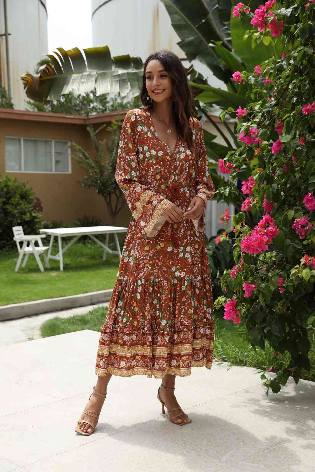 Bohemia Buttons V neck Floral Print BOHO Long Sleeve Dress Gypsy Woman Adjustable Lacing up Waist Maxi Dresses Holiday 210429
