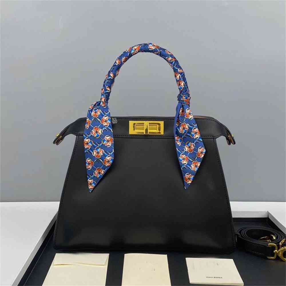 Women Luxurys Designers Bags 2021 Autumn and winter leather lock portable messenger Up To Designer Handbag Handbags Totes Crossbody Bag
Women Luxurys Designers Bags 2021 Autumn and winter leather lock portable messenger Up To Designer Handbag Handbags Totes Crossbody Bag