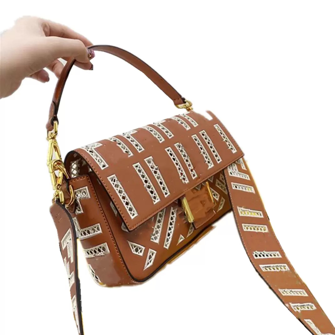 Hollowed out new style embroidered contrast canvas bag carrying shoulder and back messenger, Packing box
Hollowed out new style embroidered contrast canvas bag carrying shoulder and back messenger, Packing box