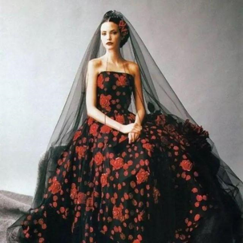 3 meters Gothic Black Wedding Veils 2022 Long Tulle One Layer Bridal Veil Women Bride Hair Accessories AL9638
3 meters Gothic Black Wedding Veils 2022 Long Tulle One Layer Bridal Veil Women Bride Hair Accessories AL9638