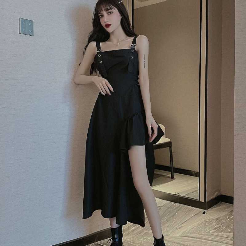 Japanese Style Women Streetwear Irregular Suspenders Black Bandage Dress Sleeveless Elegant Casual Slim 210526
Japanese Style Women Streetwear Irregular Suspenders Black Bandage Dress Sleeveless Elegant Casual Slim 210526