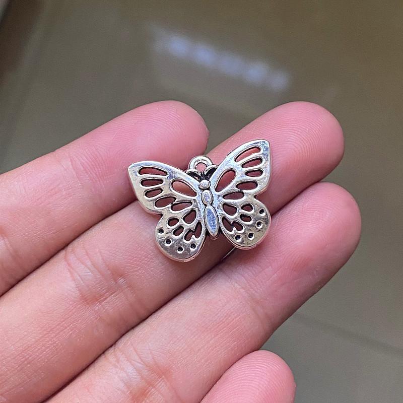 Charms 18pcs Butterfly Connector Pendants Jewelry Making DIY Men's WomenNecklace Bracelet Handmade Crafts Accessories, Bronze;silver
Charms 18pcs Butterfly Connector Pendants Jewelry Making DIY Men's WomenNecklace Bracelet Handmade Crafts Accessories, Bronze;silver