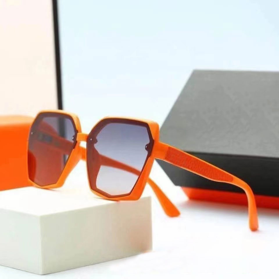 Luxury Designer Sunglasses For Woman High Quality Women Sport Brand Persol Vintage Aviator Big Frame Oversized Sun Galsses UV400 Fashion Driving
Luxury Designer Sunglasses For Woman High Quality Women Sport Brand Persol Vintage Aviator Big Frame Oversized Sun Galsses UV400 Fashion Driving