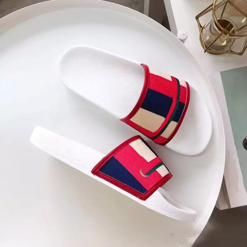 Designer Beach slippers men Classic Flat Summer Slides Lazy Cartoon Big Head flops leather mens Hotel Bath Letter women shoes Lady sexy, Supplement (not shipped separately)
Designer Beach slippers men Classic Flat Summer Slides Lazy Cartoon Big Head flops leather mens Hotel Bath Letter women shoes Lady sexy, Supplement (not shipped separately)