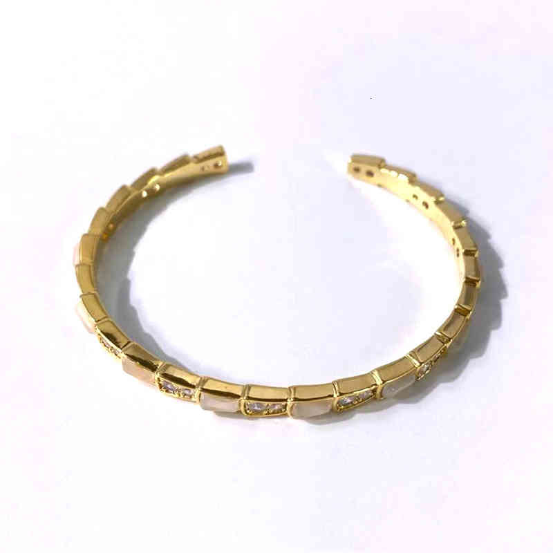 Charm Bracelets Baojia Classic Snake Internode Diamond White Fritillaria Simple Domineering Personality C-shaped Open Bracelet