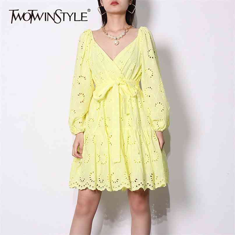 Yellow Casual Patchwork Dress For Women V Neck Puff Long Sleeve High Waist Mini Hollow Out Dresses Female 210520
Yellow Casual Patchwork Dress For Women V Neck Puff Long Sleeve High Waist Mini Hollow Out Dresses Female 210520