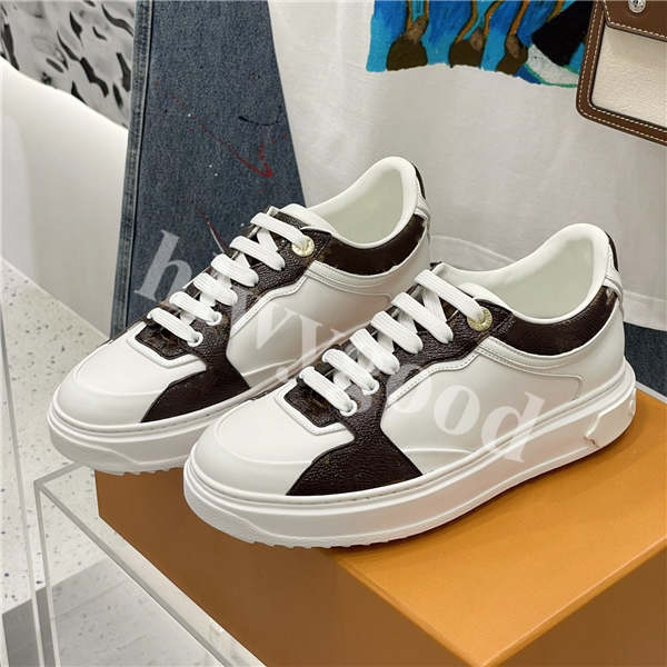 Soft leather stitched white casual shoes Luxury Designer classic printed women's sneakers Embossed upper Simple version running shoe lace-up