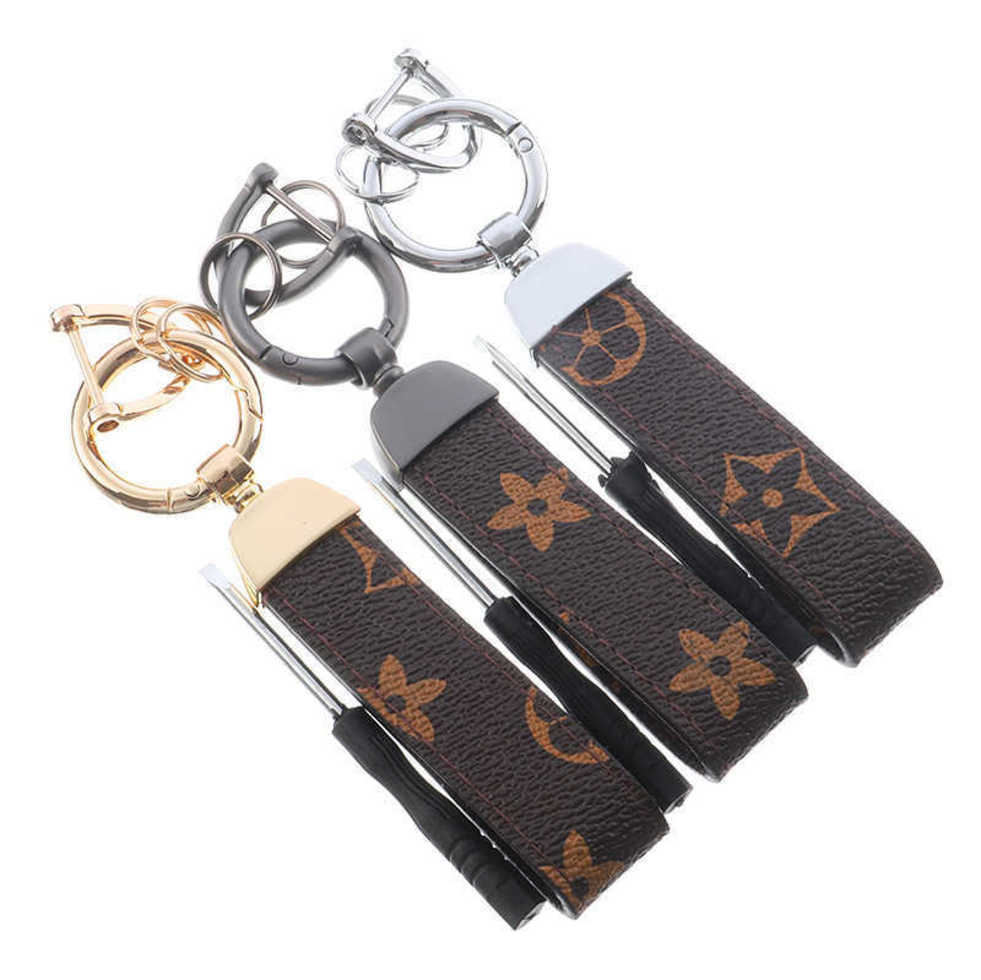Trendy Creative Old Flower Pu Leather Key Ring For Men Women High Grade Car Key Bag Pendant Fashion Printed Keychain Accessories G663WF8, Silver
Trendy Creative Old Flower Pu Leather Key Ring For Men Women High Grade Car Key Bag Pendant Fashion Printed Keychain Accessories G663WF8, Silver