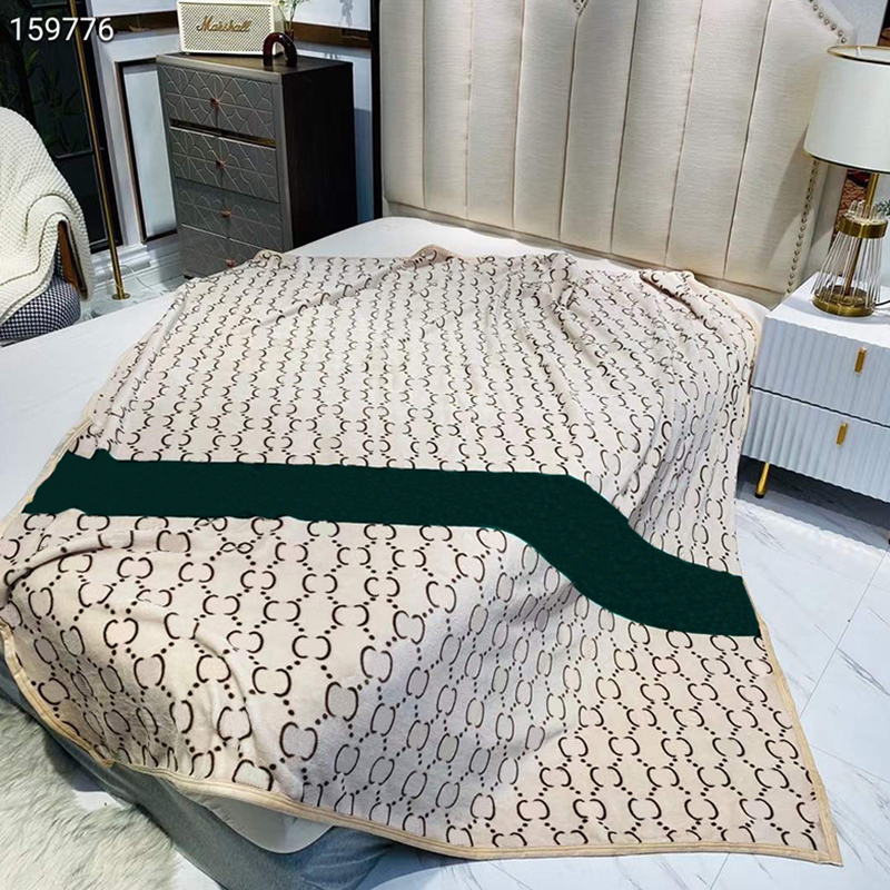 Classic Striped Throw Blankets Fashion Double Letter Home Blanket Summer Indoor Air Conditioning Blanket
Classic Striped Throw Blankets Fashion Double Letter Home Blanket Summer Indoor Air Conditioning Blanket