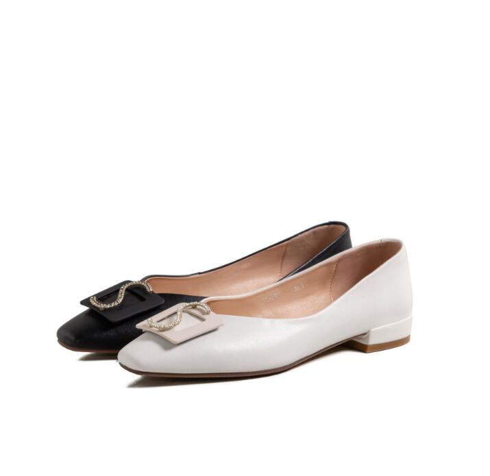 Designer womens dress shoes WGG sandals spring low heel square head metal buckle shallow mouth fashion single European and American simple, Supplement (not shipped separately)
Designer womens dress shoes WGG sandals spring low heel square head metal buckle shallow mouth fashion single European and American simple, Supplement (not shipped separately)