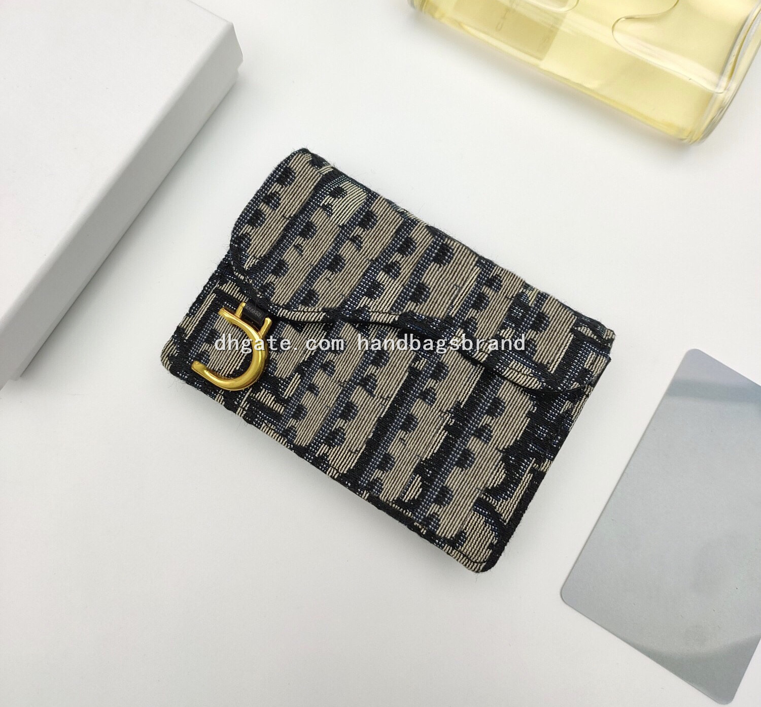2021 famous printing embroidery cardholder women D card holders designer leather canvas luxury printing retro wallet Mini Bank Card bag Card holders zero wallet
2021 famous printing embroidery cardholder women D card holders designer leather canvas luxury printing retro wallet Mini Bank Card bag Card holders zero wallet