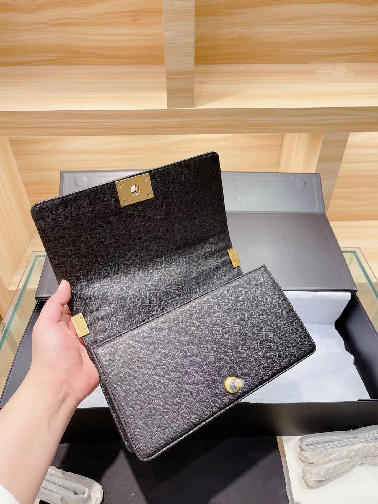 A+Women Luxurys Designers Bags 2021 cowhide leather Crossbody Bag classic fashion shoulder handbag imation original Messenger clutch Multi P
A+Women Luxurys Designers Bags 2021 cowhide leather Crossbody Bag classic fashion shoulder handbag imation original Messenger clutch Multi P