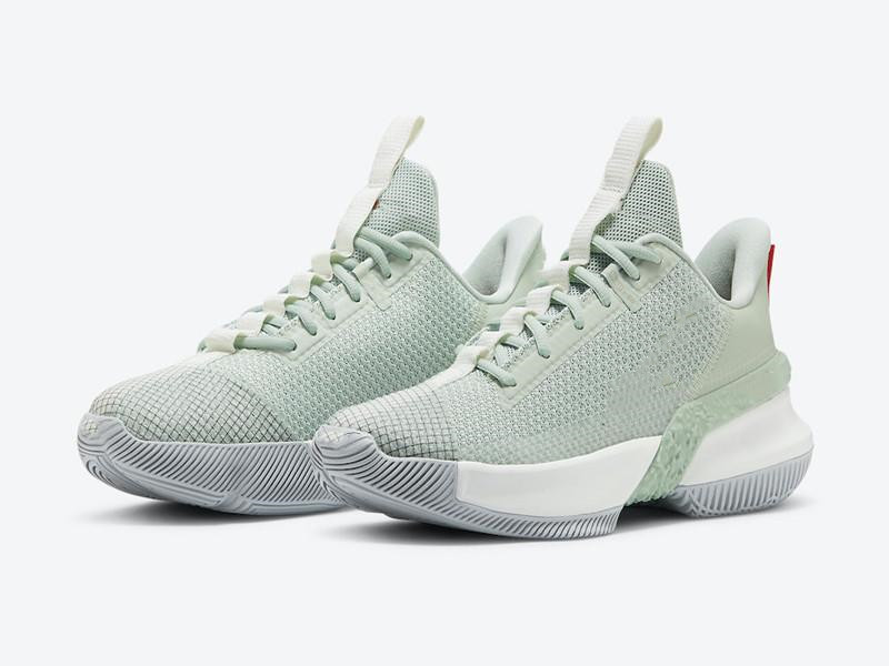LeBrons Ambassador 13 Empire Jade Men Basketball shoes sales 2021 high quality green purple black sneakers store with box Size 7-12
LeBrons Ambassador 13 Empire Jade Men Basketball shoes sales 2021 high quality green purple black sneakers store with box Size 7-12