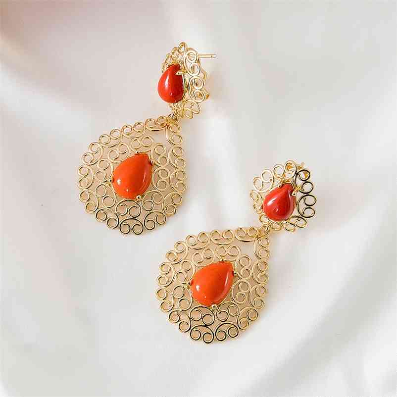 Water Drop Shaped Hollow Out Inlaid Crystal Golden Color Exquisite Style Women Earrings Date Party Design 210616
Water Drop Shaped Hollow Out Inlaid Crystal Golden Color Exquisite Style Women Earrings Date Party Design 210616