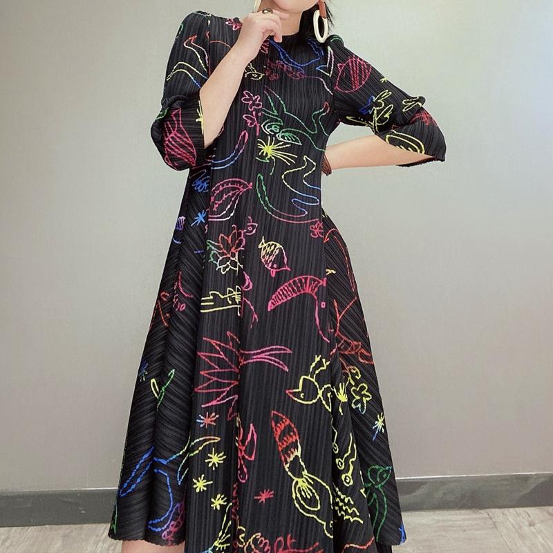 Casual Dresses Autumn Winter Miyake Pleated Hand-painted Underwater World Ladies Vintage Plus Size Women Indie Designer Clothes, Black
Casual Dresses Autumn Winter Miyake Pleated Hand-painted Underwater World Ladies Vintage Plus Size Women Indie Designer Clothes, Black