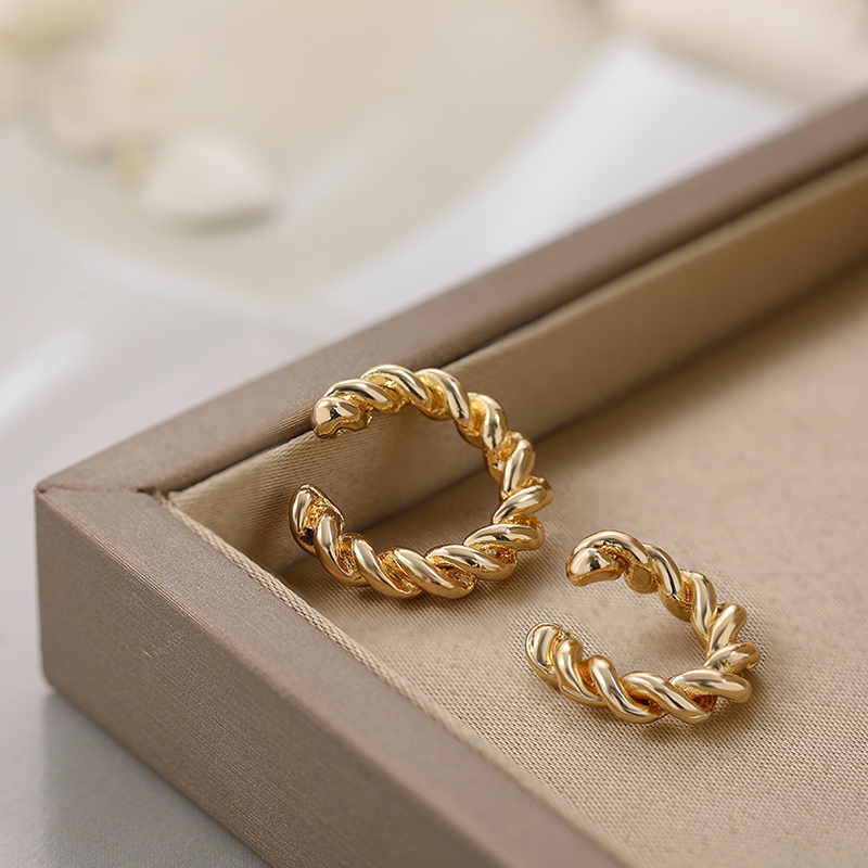 Asymmetry Twisted Clip Earrings for Women Simple Gold/Silver Color Irregular No Piercing Cartilage Earring Earcuff Jewelry
Asymmetry Twisted Clip Earrings for Women Simple Gold/Silver Color Irregular No Piercing Cartilage Earring Earcuff Jewelry